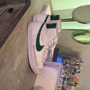 Nike women’s blazers green and white